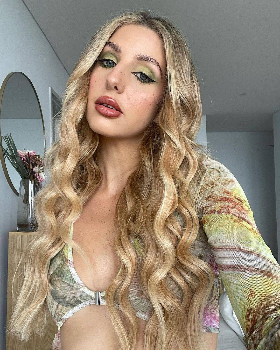 Strawberry Kisses Clip In Hair Extensions - Kiki Hair Extensions
